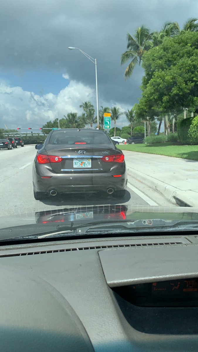 debian39's tweet image. Back in line again #CovidTesting