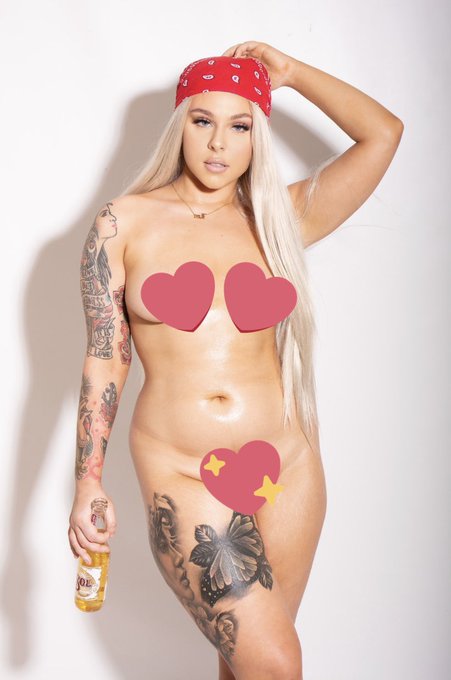 When I reach 10k I&rsquo;ll post the uncensored version 😘 https://t.co/6A1cR9SFnh