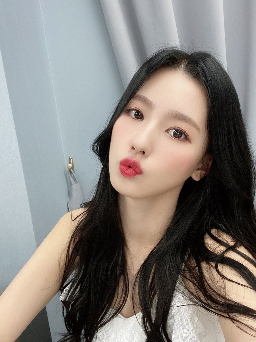 official_i_dle's tweet photo. [#미연] I-LAND⭐️🥳💝
조금 늦었지만 모두모두 고생많으셨어요 감사합니다 💕

https://t.co/hPCAu69qie https://t.co/yAzlrlnCmi