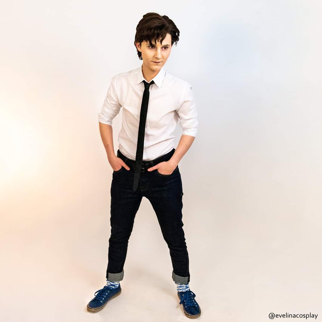evelinacosplay's tweet photo. YA BOI IS STILL HERE 🤟
Sorry not sorry for feeding you more Peter/@TomHolland1996 photos 😁🤟
Still laughing at the socks I made for my Infinity War Peter 😂
📷: @creations_nl
#Spiderman #TomHolland #crossplay #casualcosplay #socks #casual #transformationmakeup #spiderverse https://t.co/wd88OI5IaR