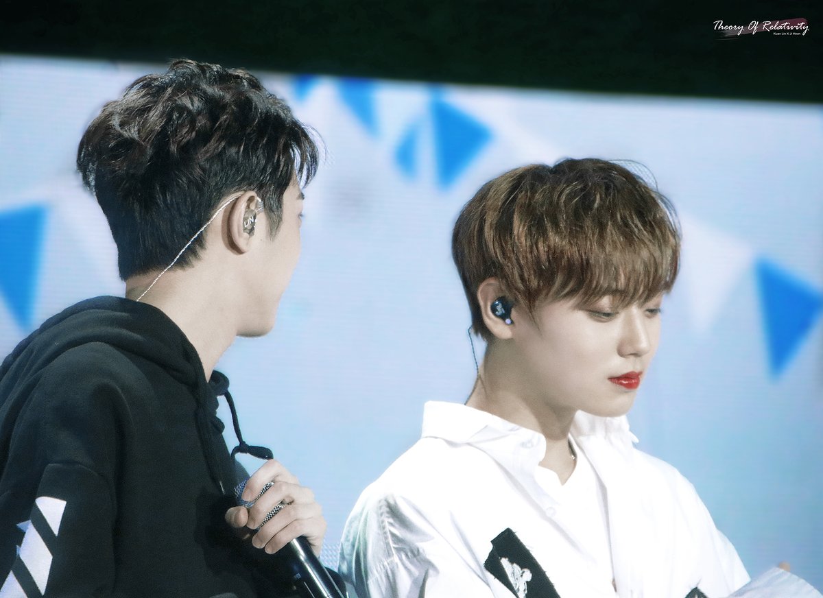 Relativity2033's tweet photo. HAPPY DAY❣️❣️❣️
#판윙 
#PanWink_day
#라지 https://t.co/EEkq96qnIx