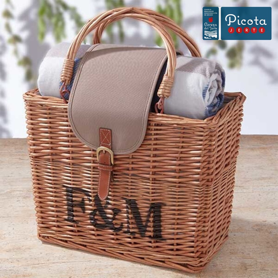 PicotaCherries's tweet photo. It's #NationalPicnicMonth! WIN @Fortnums' wicker hamper, but don’t forget to include Picota cherries.
1- Follow @PicotaCherries 
2- Like/share this tweet
UK residents only. Competition open until Mon. 13th July. The winner will be randomly selected and contacted on Tues. 14th https://t.co/9MK0VXWXUp