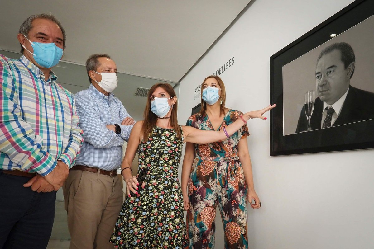 LauraSerranoB's tweet image. No os perdáis hoy las entrevistas sobre mi expo &apos;Rostros de Delibes&apos; en La Villa del Libro 🥰
A las 12.50 en @ValladolidCOPE
Y a las 13.40 en @ocvalladolid

#exposición #dibujo #CentenarioDelibes #VillaDelLibro #Urueña