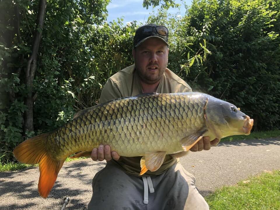 CarbonBaits's tweet photo. Russell Bedford managed to winkle out two fish to 22lb from his local canal while fishing over small handfuls of Hemp &amp; Maize 
.
.
#carbonbaits #hasslefree #particle #hemp #maize #tigers #minimix #partimix #hookbaits #carpy #angling #carpfishing #carp #angler https://t.co/SXRqO2iB0B