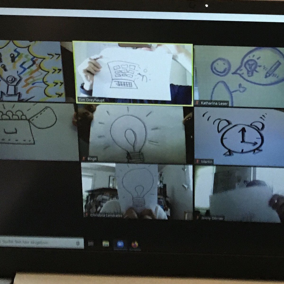 ActionautenD's tweet photo. Drei mal 2 Stunden #Visualisieren in als Online-Seminar vermittelt. Hier ein Einblick in die Feedbackrunde. https://t.co/xQGNkMnGGN