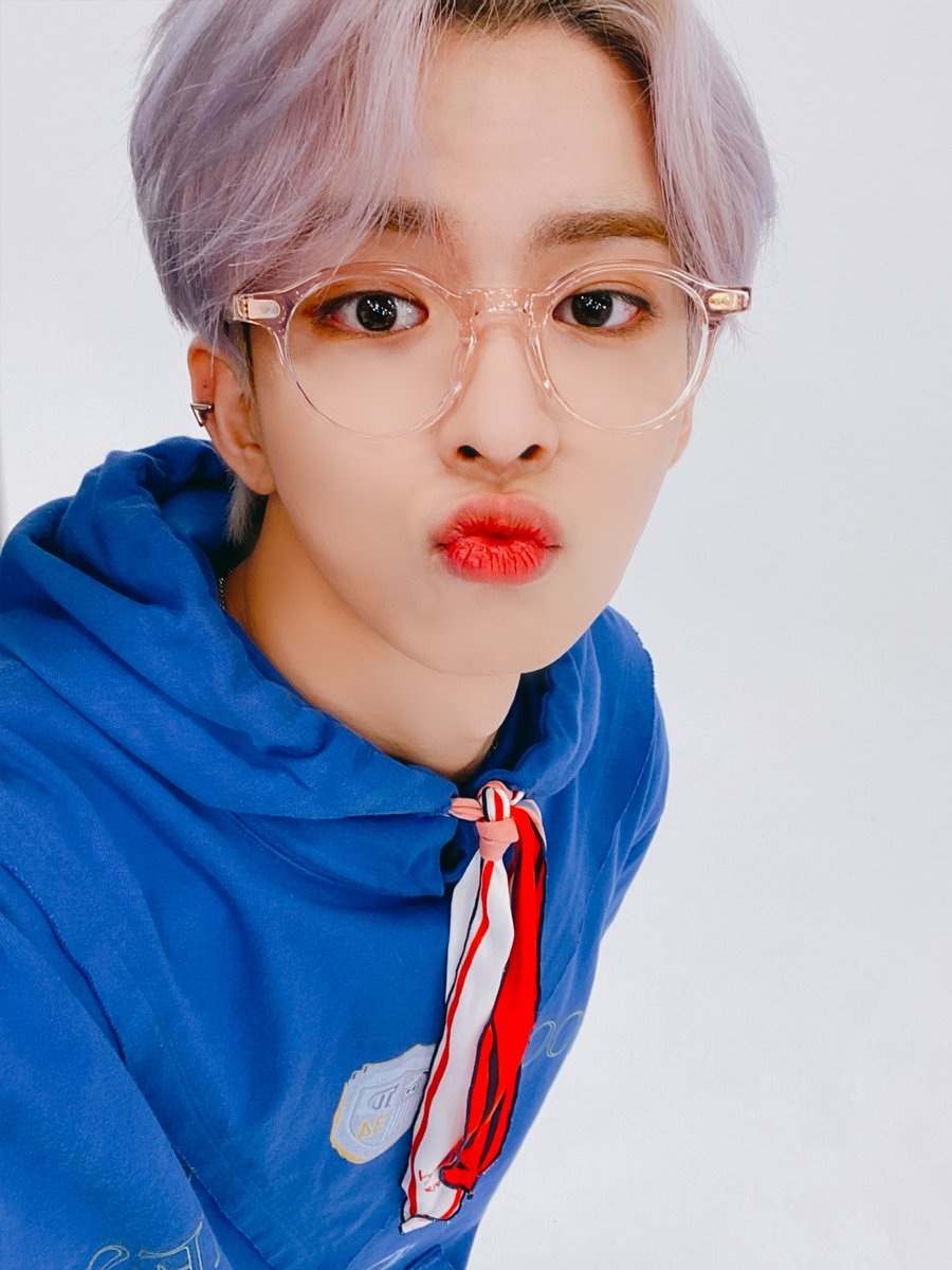 [#빅톤] #VICTON_ONTACT_LIVE
[#Mayday] 🔜  #승우 &amp; #한세 &amp; #수빈
셀카 깜짝 공개📸

기다리고 기다린 승세숩의 자작곡 무대💛💙
심장 단디 잡고 7월 12일에 만나요😖

🎟 VICTON ONTACT LIVE 만날 준비 하기
🗝 bit.ly/2AgpSE4

#VICTON