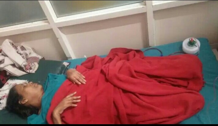 ShakthiSgian's tweet photo. Need each one of ur support..
My mom had lost her legs due to gangrene😭..As I hav no one except mom so if u all donate,I can make her walk again wit the Artificial legs..
Phonepe, Gpay- 7975153764

RT till it reaches @shreyaghoshal so they could post and make this go viral😣🙏 https://t.co/8qB6O9Dhh1