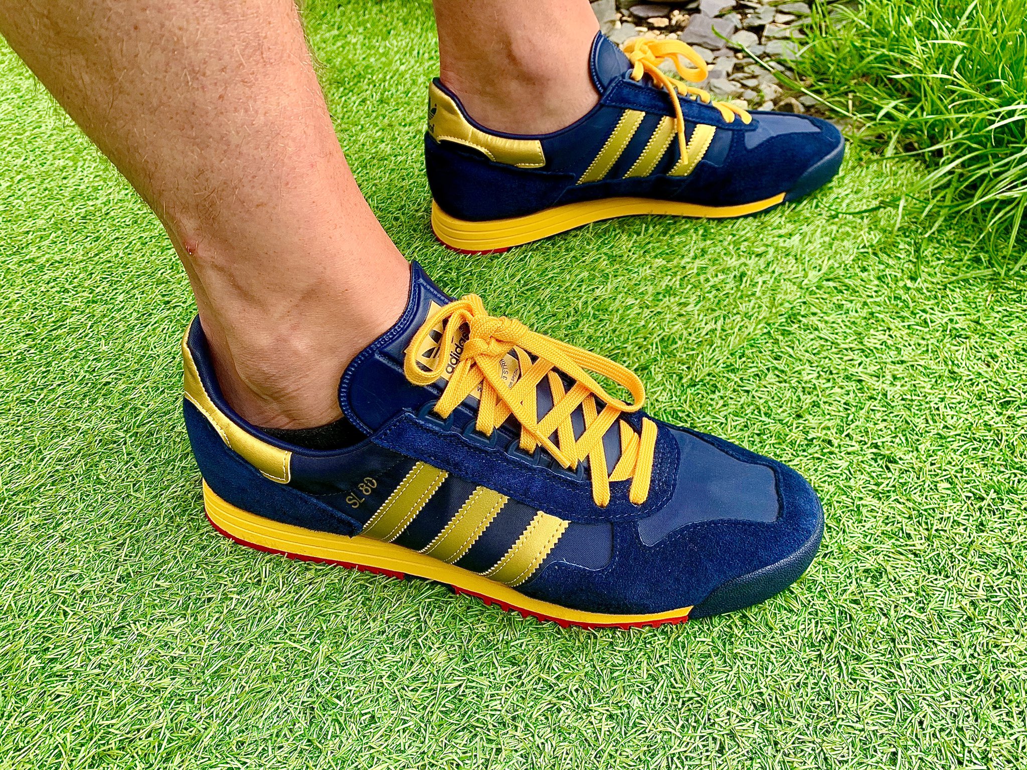 Derribar voltereta pico تويتر \ CRAIG / ENGY 😎🎤 على تويتر: "On foot today #adidas #Sl80 #spzl  #ShareYourStripes #foolsgold 😎🍋 ✊🏻 https://t.co/4s4sTJPz32"