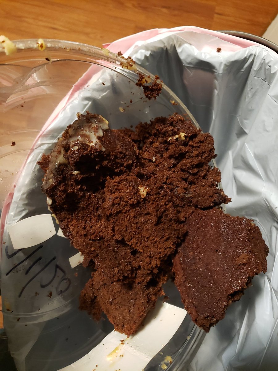 ValestiVale's tweet photo. So, Im having to throw out half a pudding cake because of my compaby's home policy and uggghh. It's SO tempting to like, stuff it in my diapers, and rub it on my body. 

I have NO idea what turned me onto food play so much, but sometimes it really hits @_@ https://t.co/CxGNXMrqRV