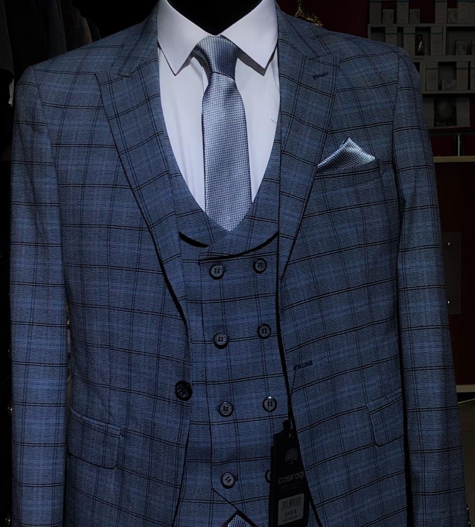 DuCostume's tweet photo. Money can buy you all the fashion in the world, but it can’t buy you a thread of style. #Royalsuits #suitup #mensfit #slimfit #beelegant #beclassic #costume #Men #cameroon237 #yaounde #douala https://t.co/UD5W8YYZ5H