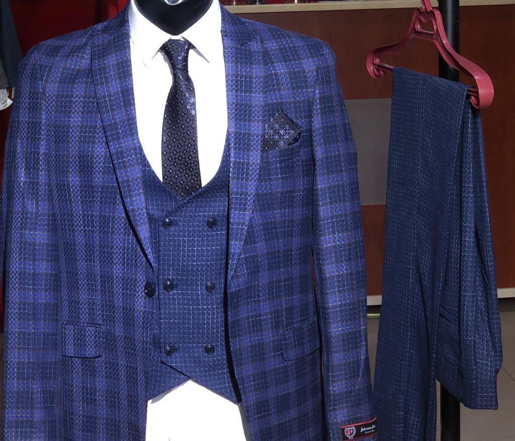 DuCostume's tweet photo. Money can buy you all the fashion in the world, but it can’t buy you a thread of style. #Royalsuits #suitup #mensfit #slimfit #beelegant #beclassic #costume #Men #cameroon237 #yaounde #douala https://t.co/UD5W8YYZ5H