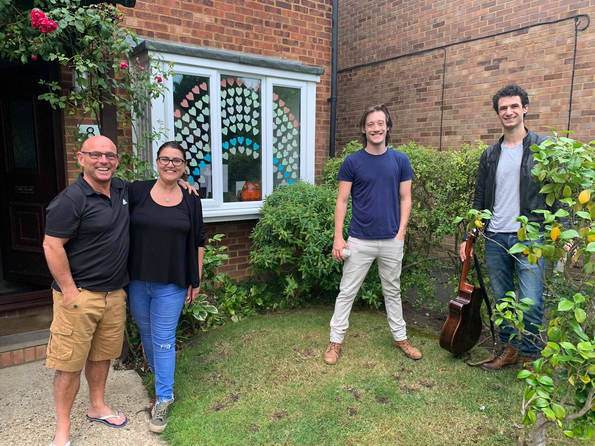 duo_destino's tweet photo. This week’s GIYGee announced later. In the meantime, here’s a pic from Friday with Tania and Graeme!
#giginyourgarden #GIYG #MondayMotivation #MotivationMonday #MondayMorning #MondayThoughts https://t.co/9zpFYAANwB