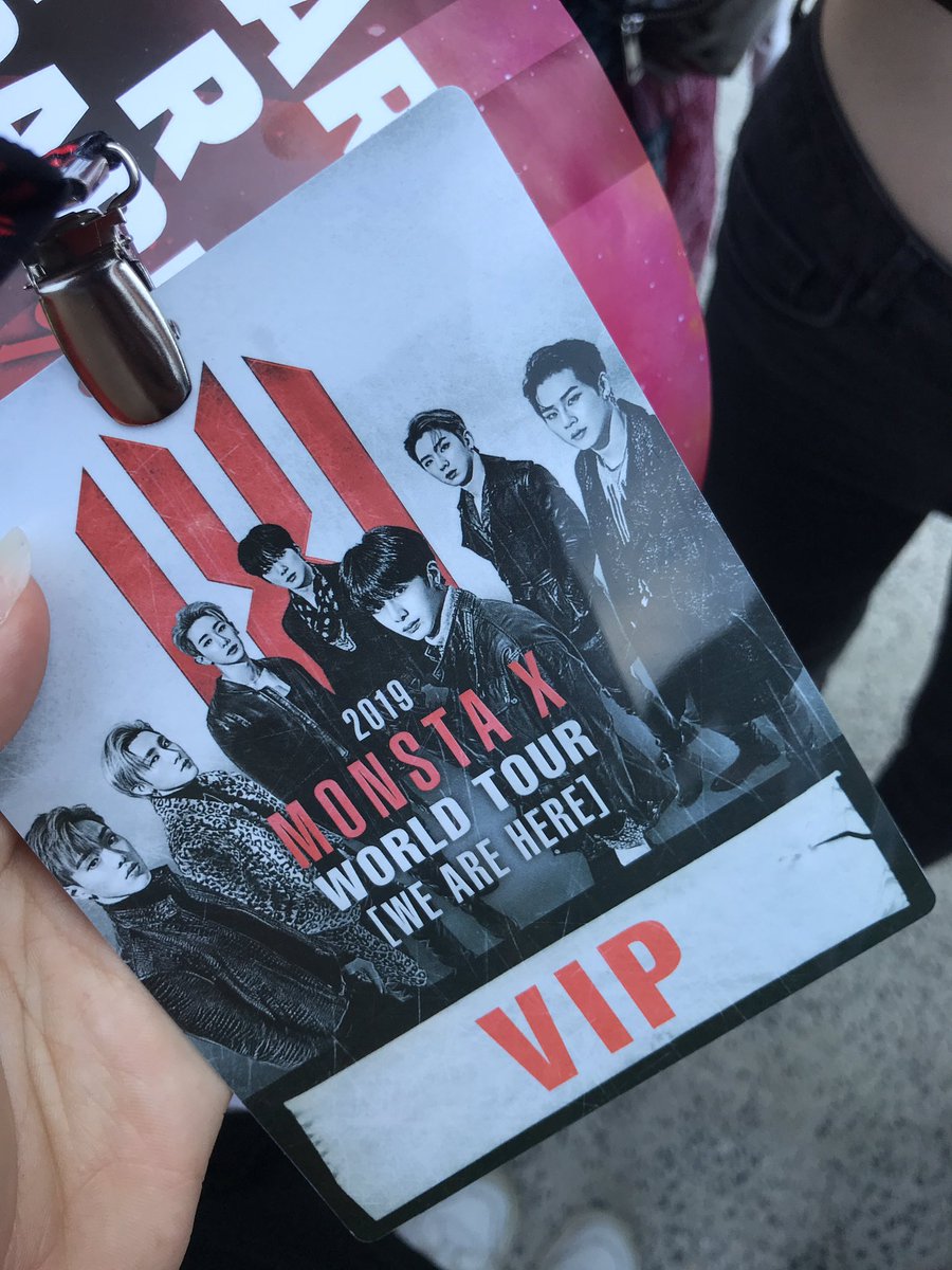 bbyungz's tweet photo. 1 year ago, i miss themโน๏ธโค๏ธ #MonstaXinParis https://t.co/JbUQh8AdNu