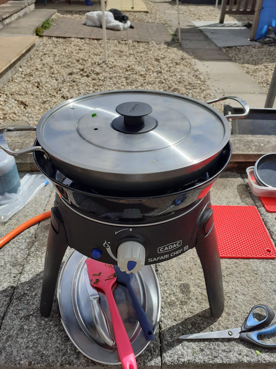 bealesteven45's tweet photo. Nothing stops #chillinandgrillin on the @CadacUK #safarichef2 #bbqbreakfast #onepancooking always with a pinch of #cornishgem @CornishSea_Salt @FlavourCornwall #outdoorliving #livinglife https://t.co/gOsU6mP0aO