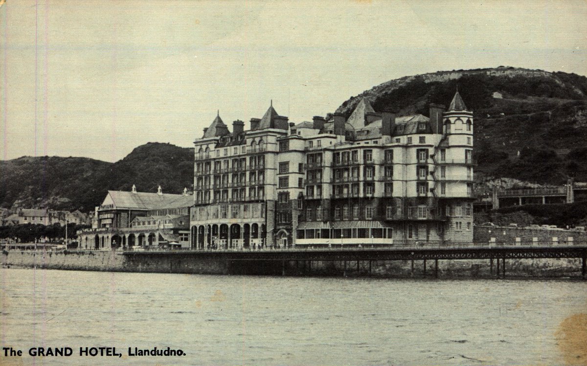 2/5They went into partnership with Gillows to form the famous Waring and Gillow furniture brand.The Warings had strong links with Llandudno and when shares were offered to build a new Grand Hotel, they invested in the project.