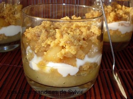 ptitchef's tweet photo. 🍴#Crumble aux #pommes et #ananas
🍎Le #lundi, on ne se prend pas la tête, et surtout par pour le #repas ! Du coup côté #dessert, on se fait plaisir avec une préparation extra #facile et gourmande 🍍
🤓La #recette→https://t.co/nsTInDsbOX https://t.co/n61VCTHGbA