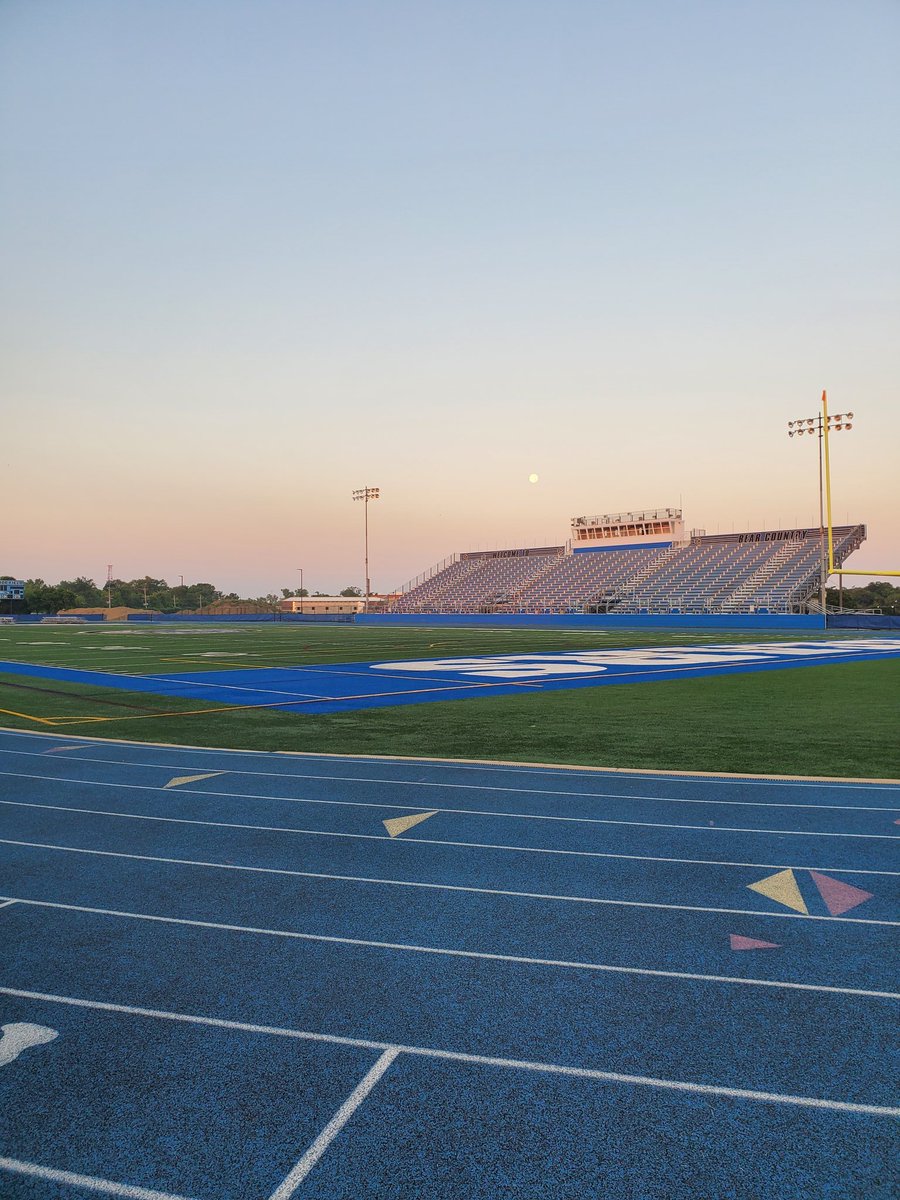 LZHSFootball's tweet photo. Home https://t.co/OOyX8jPVDk