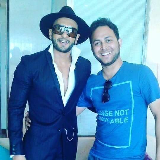 RjPuneet's tweet photo. चीते की चाल बाज़ की नज़र और रणवीर सिंह की एक्टिंग पे संदेह नहीं करते...!!
Energy Ka Bhandaar Shandar Kalakaar
Wishing You Very Happy Birthday @RanveerOfficial
@bigfmindia @BigFMUP 🎂💐
#Actor #PowerofEnergy #RanveerSingh #BigFm #HappyBirthdayRanveerSingh https://t.co/XfQ29cTmEX