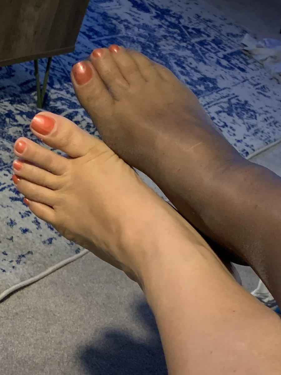 TheLadyCarla's tweet photo. Join my only fans for daily updates, picture of pretty feet and stockings https://t.co/ZHEmMbaPks #feet #footfetish #soles #toes #paypigs @rt_feet @rtfindom @tonybobo3 @britfootbabes @ukprettyfeet @wantgirlsfeet @rtfemdom1 #stocking #nylon #nylone #holdup https://t.co/gw6AOiDOfB