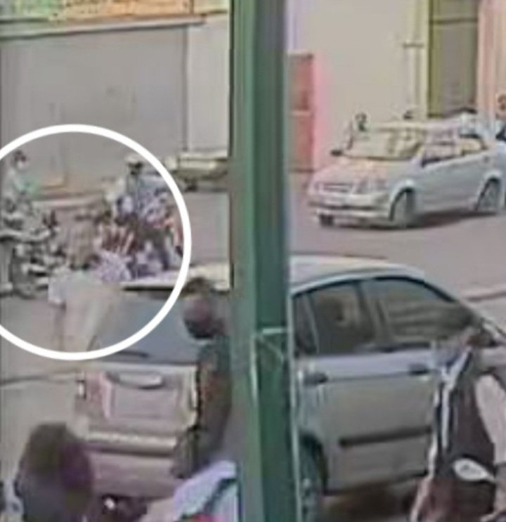 rheredia2010's tweet photo. El 1ro de julio arrollaron a mi Padre en Av Fco de Miranda con calle Hatillo, frente a las Torres de Petare queremos ubicar al conductor asesino que huyo, es un vehículo Hiunday Getz Gris, quien lo conozca denunciar al 04121921076 o por aquí favor RT #Justicia @jorgelzegaitan https://t.co/W2xKQDu7RV