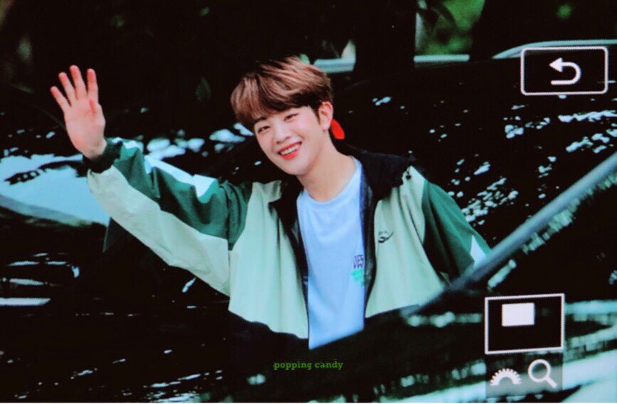 pc_munik's tweet photo. 200706 PREVIEW 💚

동키즈 I:KAN .. 많관부✊🏻

#DONGKIZ #동키즈 #I:KAN #MUNIK #문익 #장문익 https://t.co/cyT2i0uQzT