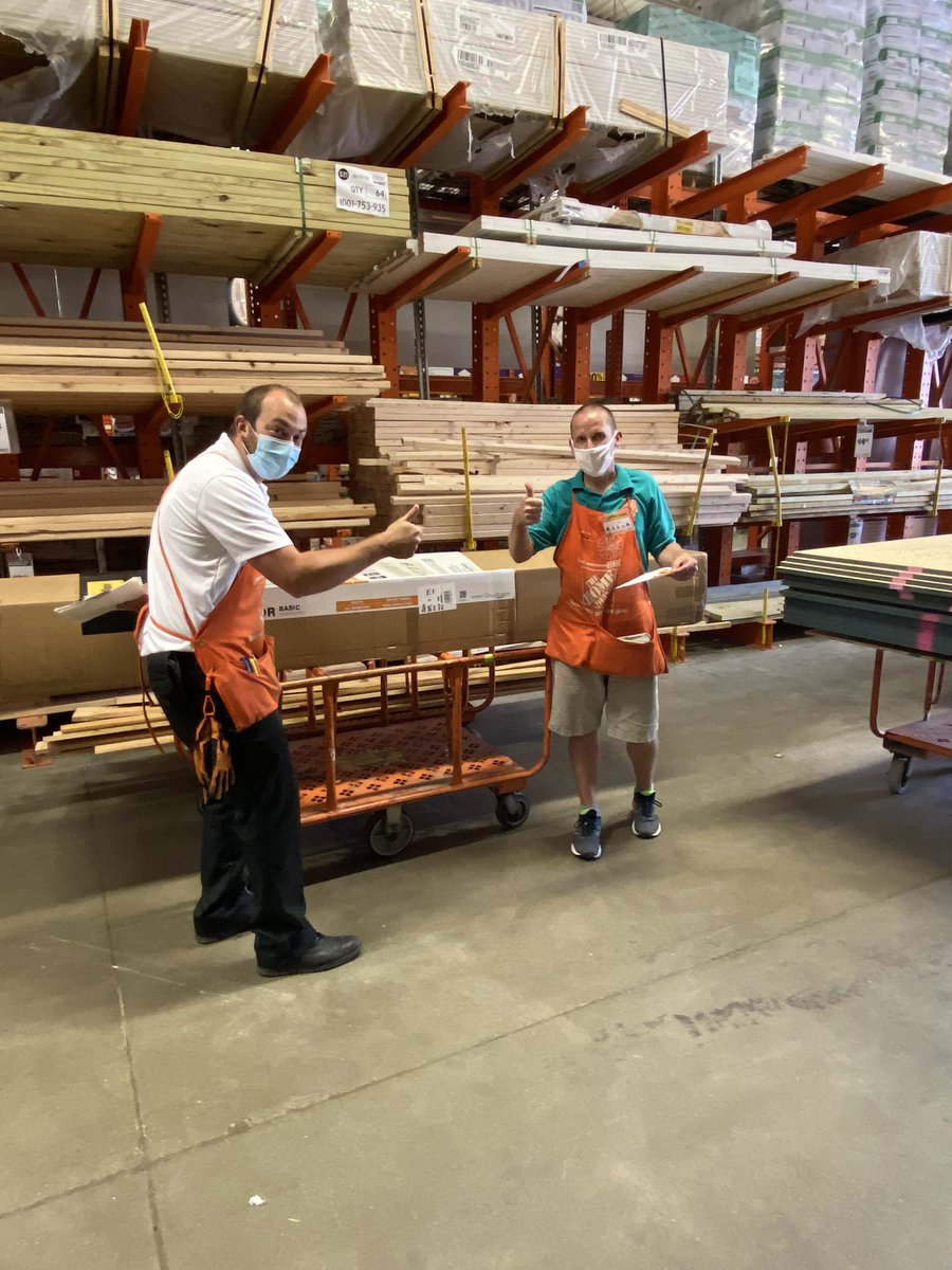 Handing out “virtual hi fives” and Homers to our team at 2770 for continued excellence in store support and customer service!!
<a href="/HomeDepot2770/">The Home Depot Jackson, MI #2770</a> <a href="/brendan_m_burke/">Brendan Burke</a> <a href="/JulieGiattino/">Julie Giattino</a> <a href="/SchulzCharlie/">Charlie Schulz</a> <a href="/GSible2808/">Glen Sible</a> @GaryKoenesPGA
