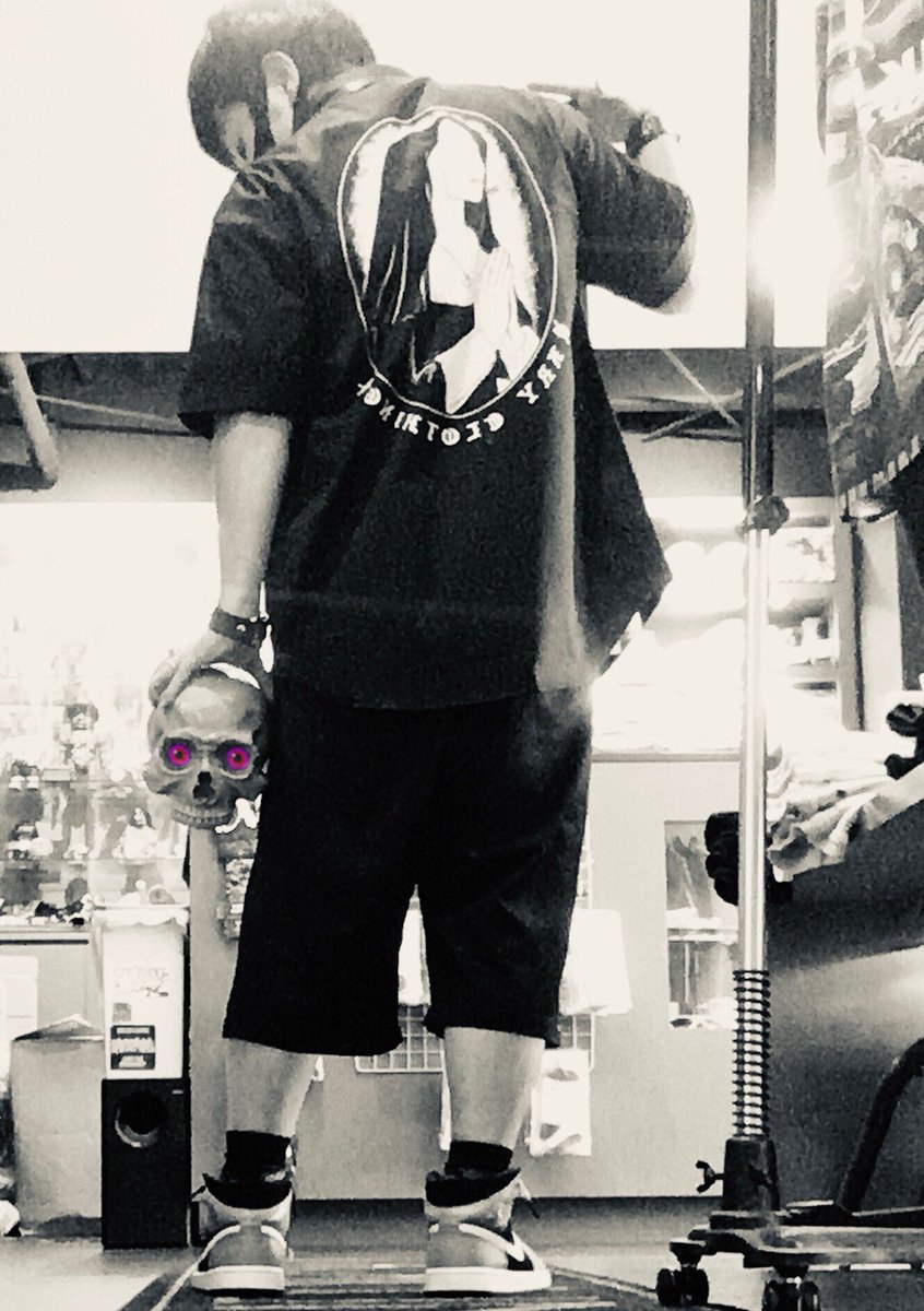 MCchin0727's tweet photo. 毎日KRYさんのサイトを
チェックするのがルーティンに
なっている程度には好き

@KRY_official_ 

#KRY
#KISSRICHYACK
#KRYCREW
#蹴威狂

#一握の砂 #mcchin #いちあくふぁみり #やみらっぷ #わかなー #病み #闇 #ネオトーキョー #neotokyo #dark #black #followme #曖 https://t.co/ibUnuA1gVc