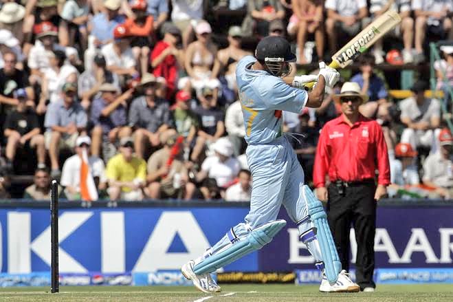 .. opening in a crunch final with latter debuting for Ind and on the 1st ball of the inngs, Gambhir took off for a risky single. Yusuf, who had leg workout in the gym earlier in the day, just made it via dive. Nerves were on. FINAL was on.  @iamyusufpathan, however, showed no..