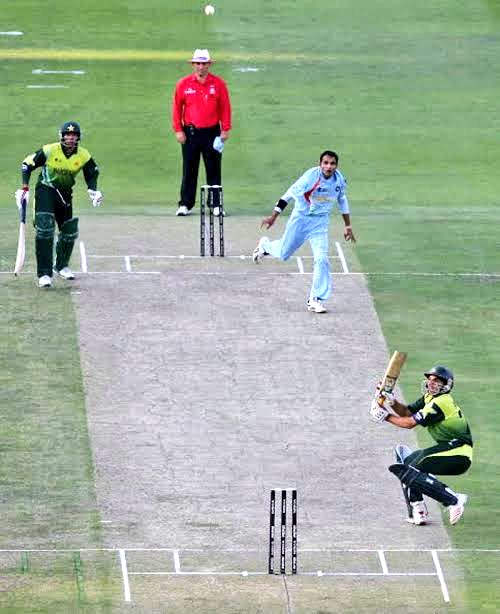 ..when they dismiss Tanvir and Gul. 13 off 6 ballsThanks to Asif's boundary, things looked evened out at the start of last over. Misbah's dominance against Bhajji meant Dhoni had no choice but to give Jogi a chance to bowl. The 1st ball was smacked to six and then....