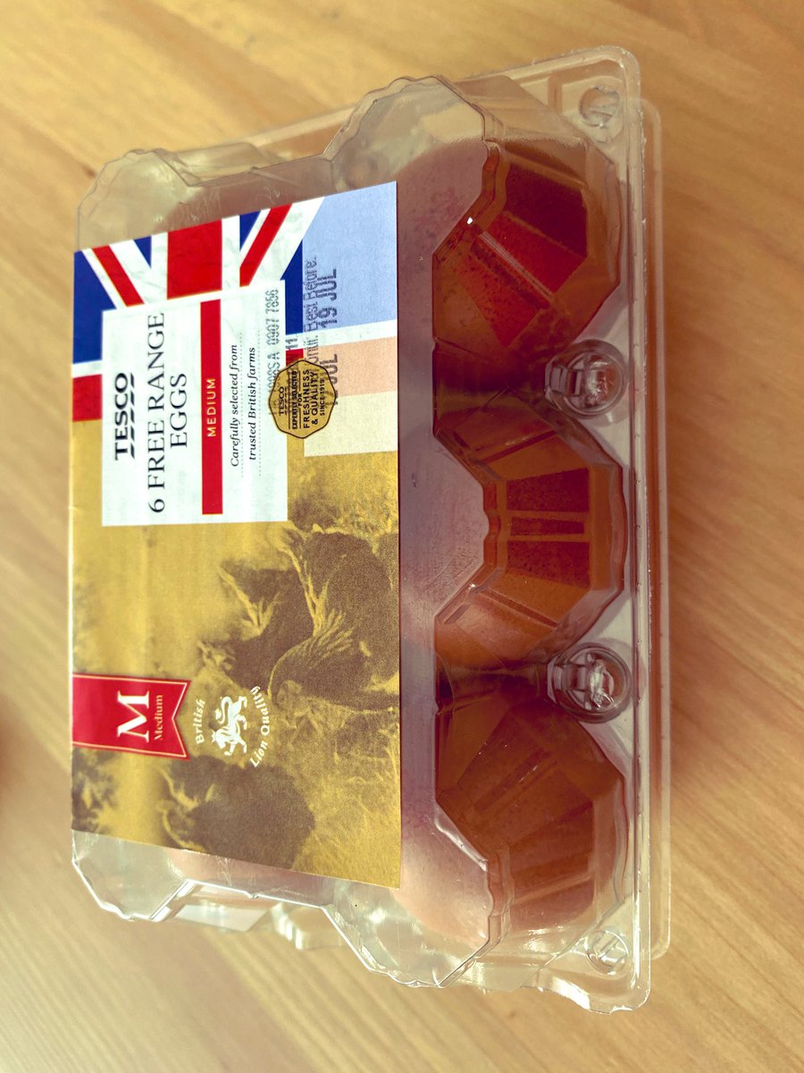 BottleLose's tweet photo. @Tesco any reason your eggs are now in plastic? #waronplastic https://t.co/fHRdmk9JE9