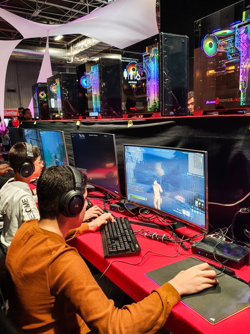 Events_Elysium's tweet photo. [RÉTROSPECTIVE]

A l'occasion du plus grand salon français de jeu vidéo : la #ParisGamesWeek, nous avons organisé et animé durant 5 jours consécutifs le stand de @Infomax_Paris ! 🎤🏆

Nos missions : 

🔹 Conception &amp; organisation des tournois
🔹 Animation du stand https://t.co/TtjhECThOj