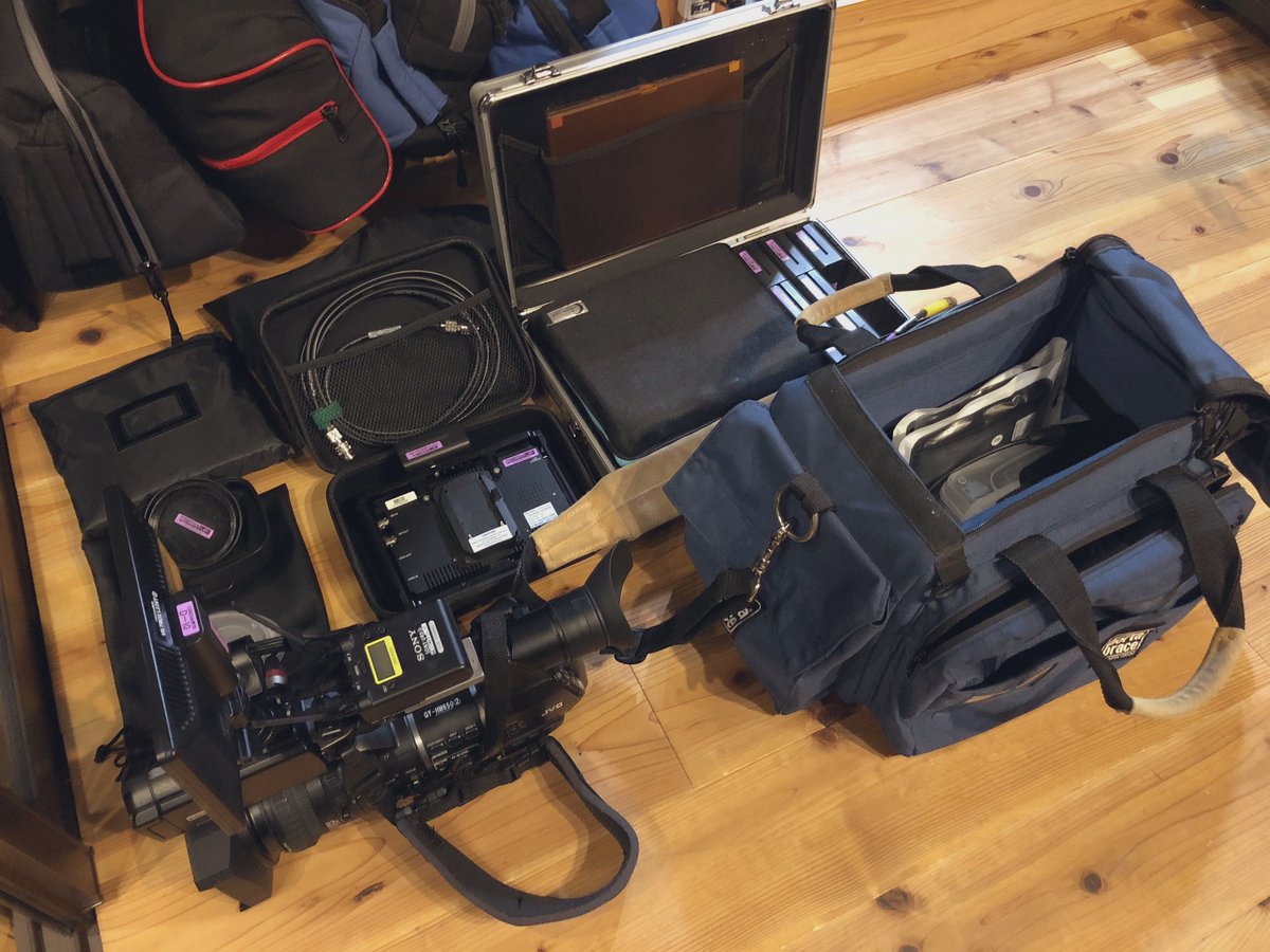 TimecodeLab's tweet photo. 明日の別班用に機材準備。
お願いしてるカメラマンには初担当となるので、過不足ない機材で整えておきます-!
#HM650 #P03D #FW279S
#機材に稼いでもらいま https://t.co/1BSr29sDUW