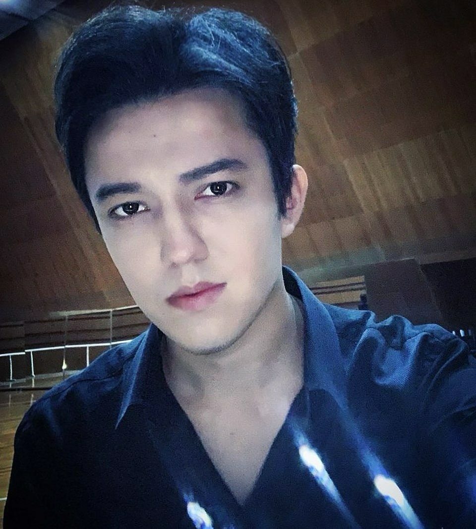 ArgentinaDimash's tweet photo. Selfie 😉📸🤳
Nuevamente en IG 🧡
#Repost kudaibergenov.dimash
• • • • • •
Hi
#Dimash
#dimashkudaibergen
#dimashsinger
#dimashthebest
#dimash_argentina https://t.co/Rhr4C8VqDa