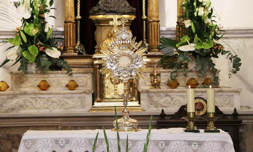 El Santísimo Sacramento se expone de nuevo, de forma permanente, en la capilla del Palacio Episcopal
diocesisdecartagena.org/el-santisimo-s…