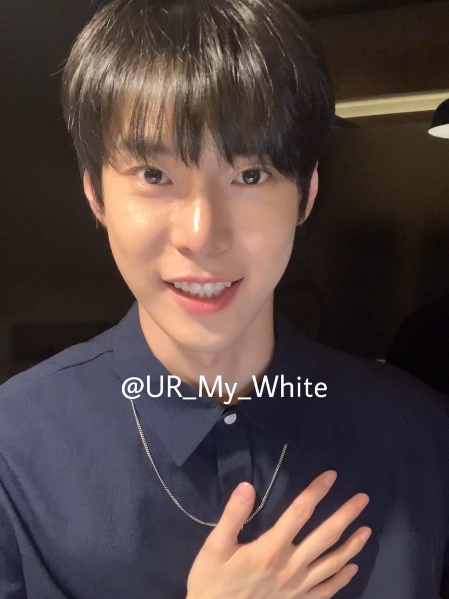 UR_My_White's tweet photo. 뮤직플랜트 영상 메세지 도영이 왔다 >.<
이렇게나마 또 도영이 이야기 들을 수 있어서 다행이야 늘 너무 고마워🙏🏻💙 https://t.co/sIryJ1wXvM