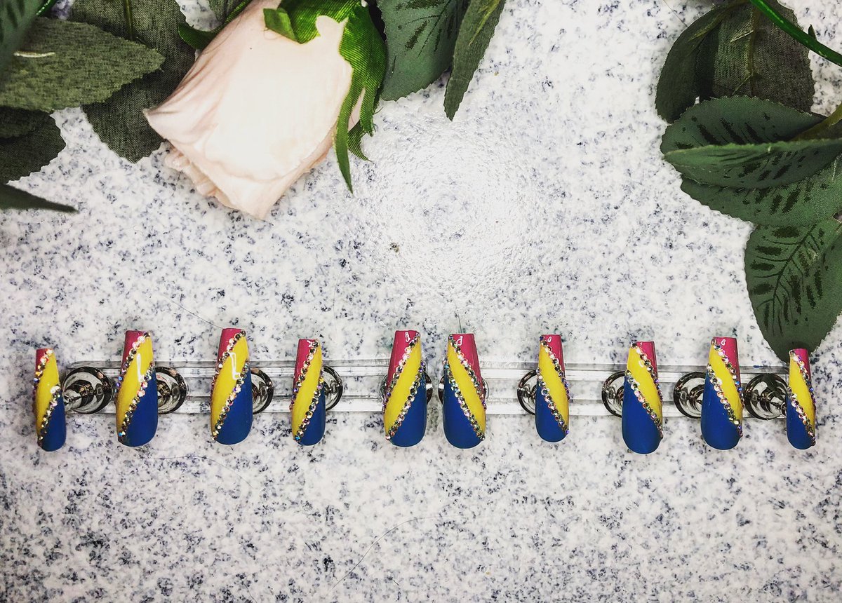 jennlynn1025's tweet photo. My insta has my nails all over it, but I don’t think my Twitter does, so here’s a look at what I do in “all my free time” 😂
I do custom sets if you want some! DM me!
#Nails #DragNails #DraggedOutNails https://t.co/1a0M9y325T