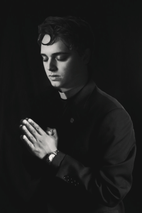 Zhilin_CO's tweet photo. So... if Blake had become a priest
#1917movie #ThomasBlake https://t.co/ruqUKgXg3v