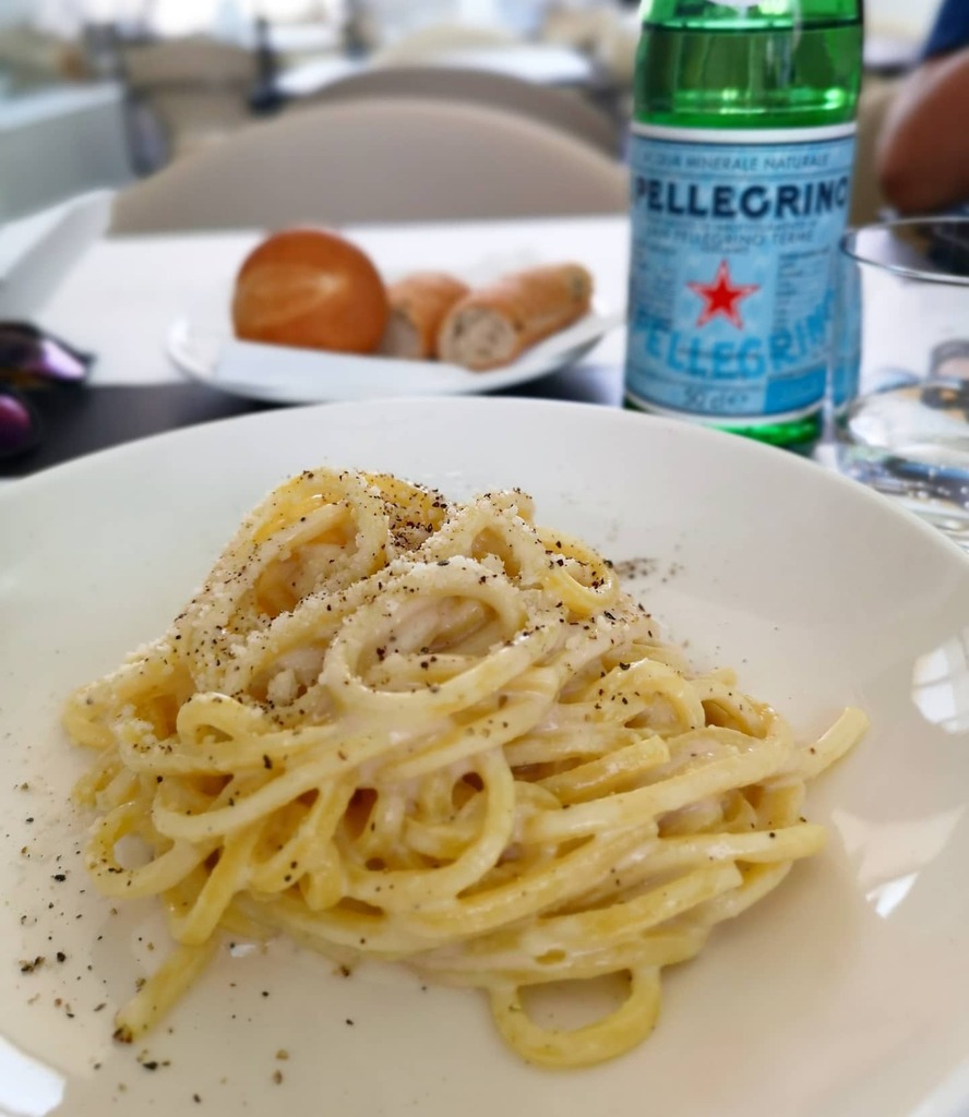 Frbarberini's tweet photo. Non si può viaggiare bene se non si è mangiato bene!
Super Cacio e Pepe by @antonellocolonna
#supportrestaurants
#cuochiedintorni
#segretiintavola
#vitadamamma
#travelling https://t.co/ckRI7WSxDh https://t.co/NCxBnJQAXV