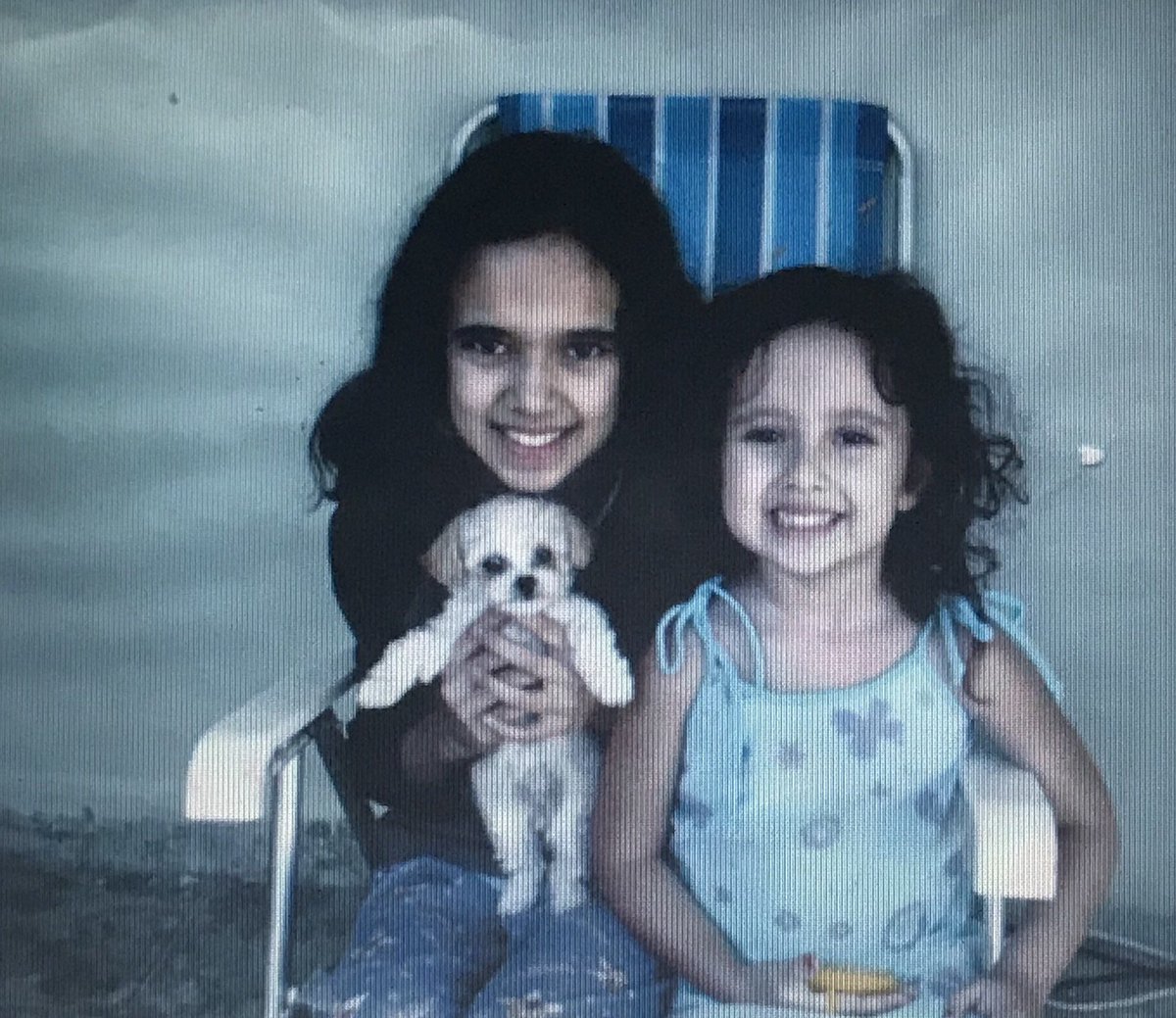 badarexcapim's tweet photo. Essa semana minha cachorra fez 13 anos e hoje ela se foi, me ensinou muita coisa e eu literalmente não lembro da minha vida sem ela. Vai em paz meu anjinho, sua missão foi cumprida por aqui❤️🥺✨ https://t.co/ecFeRXXvfI