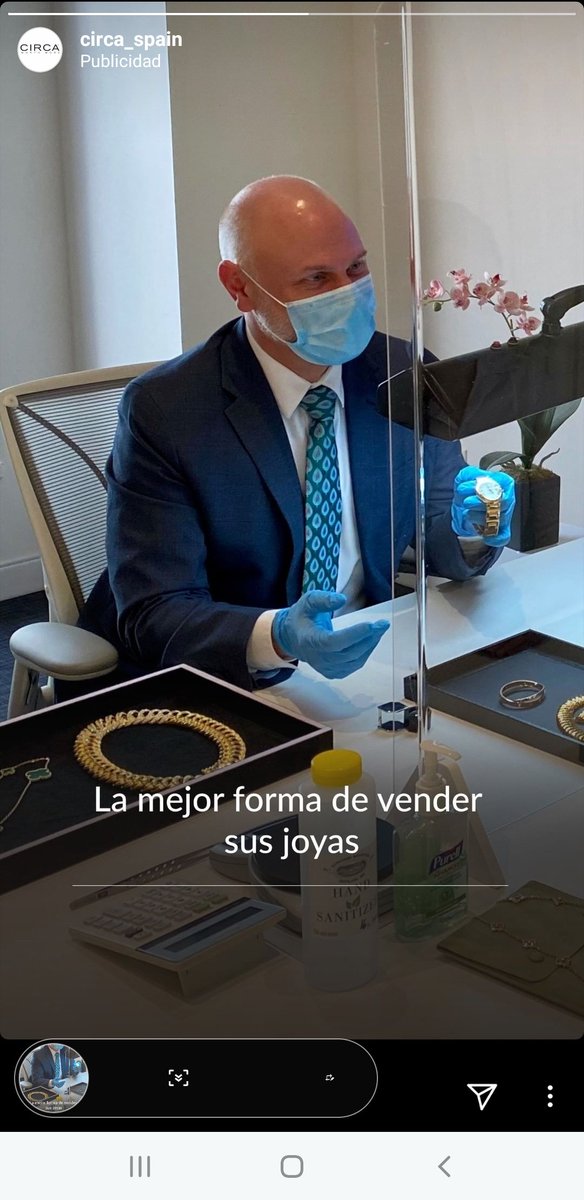 ¿Pero quién tiene joyas? Yo tengo cash, porque si no te pasa como a los amigos de <a href="/Carmen_Lomana/">Carmen Lomana</a> que pasan la crisis fatal porque tienen mucho patrimonio pero no tienen cash.