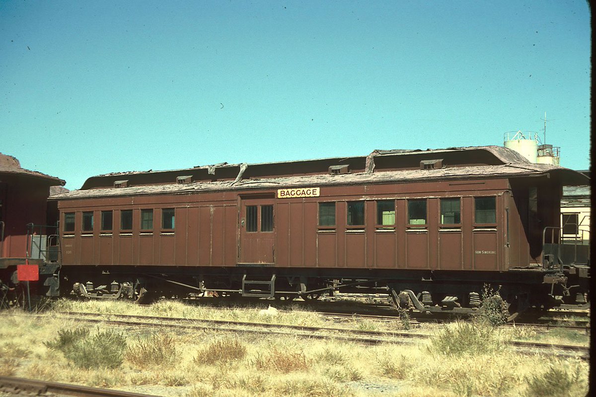Weirdly, though, for quite some years into the 1970s the middle car could be one of the ancient 820-class wooden cars with boarding and a goods section in the middle, “constructed between 1912 and 1924 for steam train services”.  https://www.comrails.com/sar_carriages/b_820.html