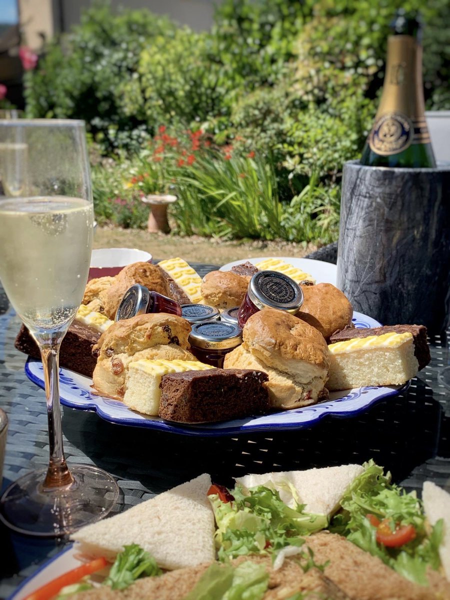 fizzonfoot's tweet photo. Last weekend we added fizz to the @DeliciouslyGorg afternoon tea, they don’t lie, it was totally delicious! Go and try it for yourself if you like? 

The usual debate was had... what goes first the jam or the cream? How do you eat yours? 🥂🍰🥪

#afternoontea #eastbourne https://t.co/HfYRWvgu7i