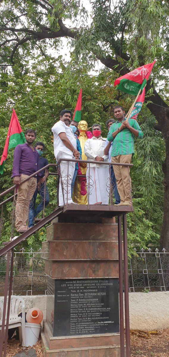 Bmohanbalaraman's tweet photo. @yadavakhilesh இந்தியாவின் முதல் சுதந்திரப் போராட்ட ம���வீரன் அழகுமுத்துக்கோன் சென்னை எழும்பூர் குருபூஜை மிக விமர்சையாக அனைவருடைய ஒத்துழைப்பும் இனத்தின் போராளி டாக்டர் பி ஆர் தாமோதரன் யாதவ் தலைமையில் வெற்றிகரமாக குருபூஜை நடைபெற்றது வந்திருந்த அனைத்து சொந்தங்களுக்கும் வாழ்த்துக்கள் மக்கள் தளபதி https://t.co/ATgJOfsYOk