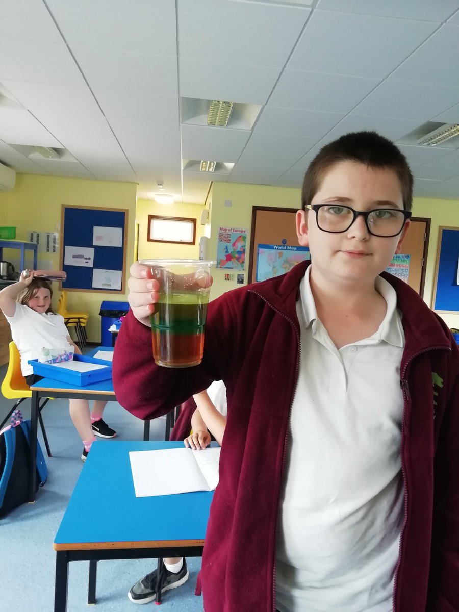 MrsHuntYear4's tweet photo. Year 4 keyworker bubble science https://t.co/a2ET2uQ9F6