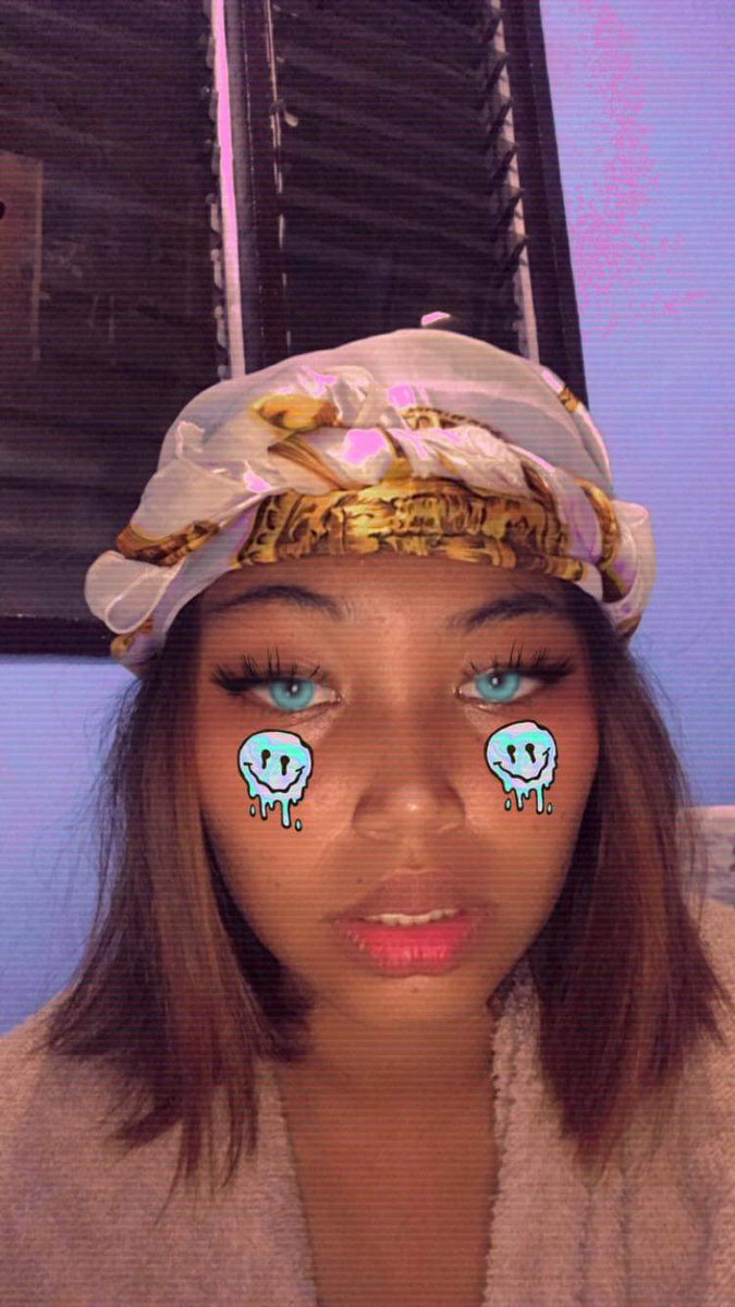 BlessyClyde's tweet photo. My crown never falls. 💕 https://t.co/WQYHz9jdJx