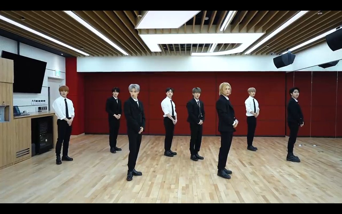 ARussianstay's tweet photo. Нет, ну это СЛИШКОМ КРУТО🔥🖤🔥🖤🔥🖤🔥
@Stray_Kids #StrayKids #GOLIVE #GodsMenu #STAY #SKZ #RussianSTAY https://t.co/gr0Xw2x8v2