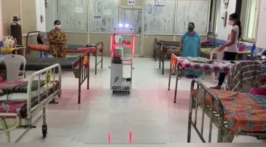 mybmcWardGS's tweet photo. (1/2) Taking our preventive/safety measures efforts forward, @mybmcWardGS 2day introduced  Robot at Poddar Hospital for distribution of food,medicines, collection of waste etc to the Covid positive persons, thereby further reducing d physical contact of our frontline staff.@mybmc https://t.co/OXFCAcMrYr