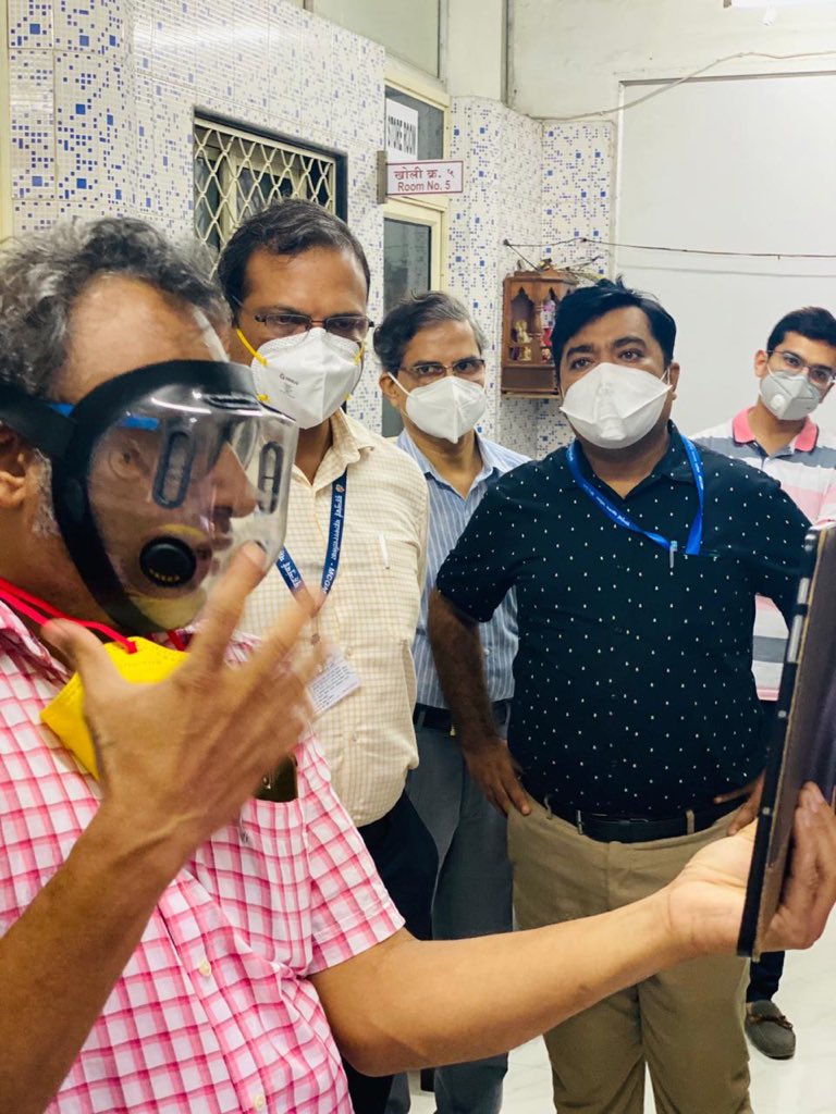 (1/2) Taking our preventive/safety measures efforts forward, <a href="/mybmcWardGS/">WARD GS BMC</a> 2day introduced  Robot at Poddar Hospital for distribution of food,medicines, collection of waste etc to the Covid positive persons, thereby further reducing d physical contact of our frontline staff.<a href="/mybmc/">माझी Mumbai, आपली BMC</a>