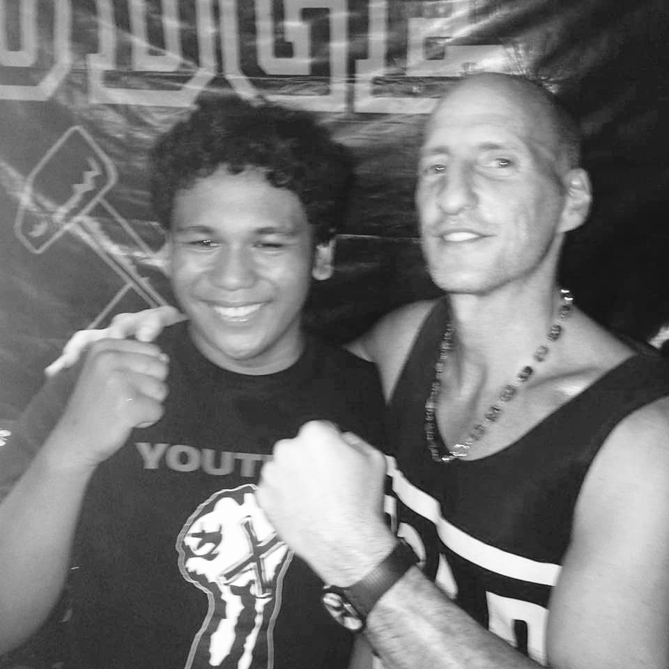 audidahlen's tweet photo. pernah foto ama ngkong yang asalnye dari NY "N" from legendary of New York hardcore #porcell #judge #youthoftoday #SHELTER #youthcrew88 https://t.co/HVMJyD7w8R