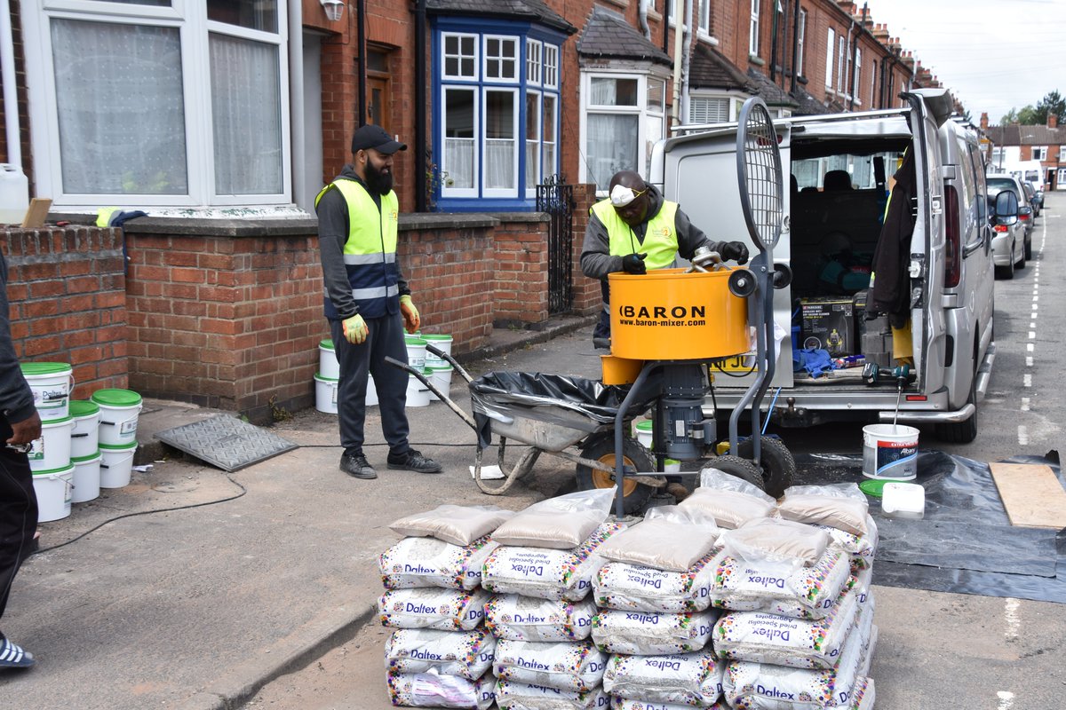 bound2happen1's tweet photo. There's something exciting happening on Howard Street today in #Loughborough that was just #bound2happen 
#construction #ExternalFloors #Groundworks #ResinBound https://t.co/YUPHx7Jfov